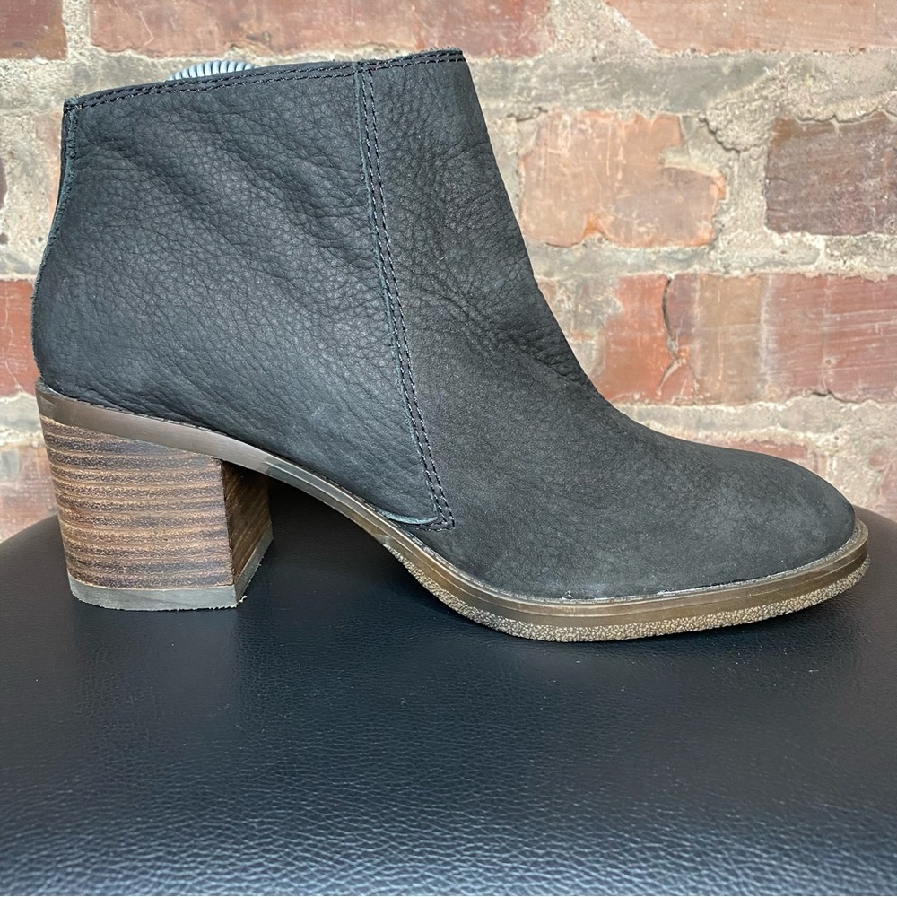 Lucky Brand Roquee Boots Black Suede Ankle Booties Women's Size 8 M Shoes Zip